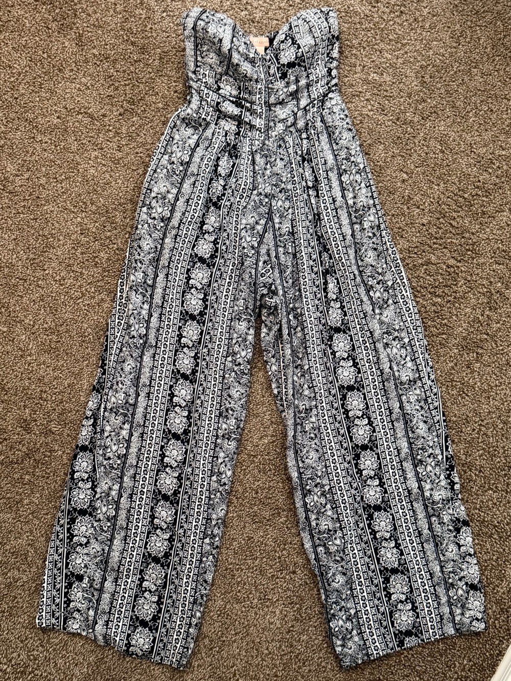 Band of Gypsie Strapless Black & White Printed Wide-Leg Jumpsuit